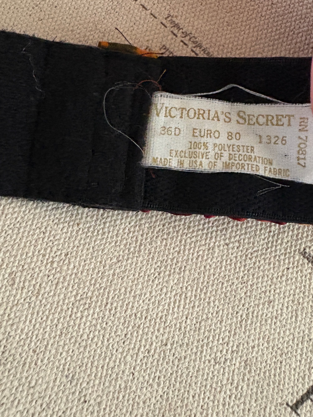 Victoria Secret Gold Label Bra 36D - Picture 5 of 7